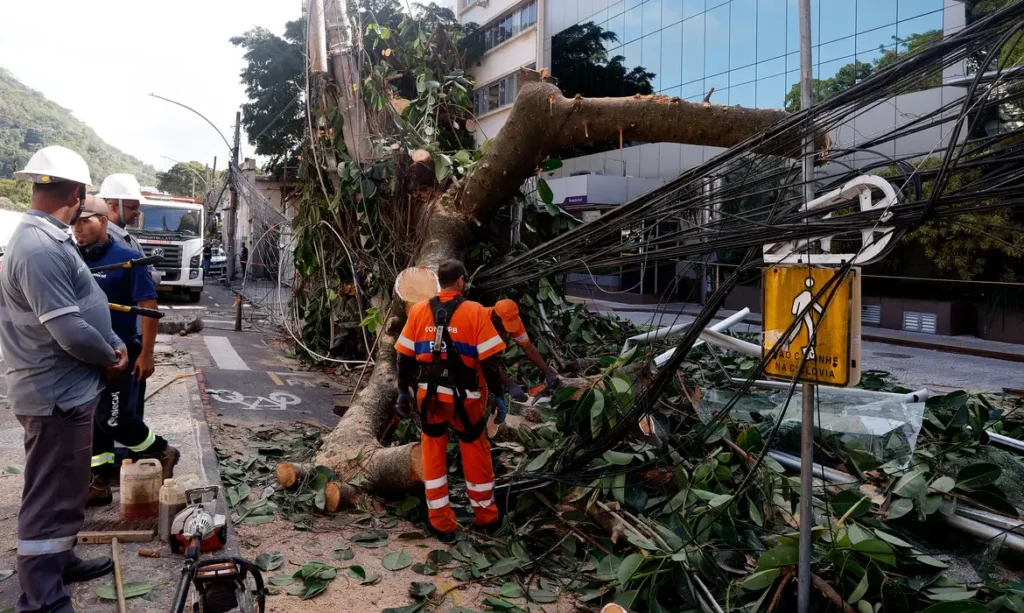 Concessionárias devem investir em rede elétrica mais resiliente, alertam especialistas