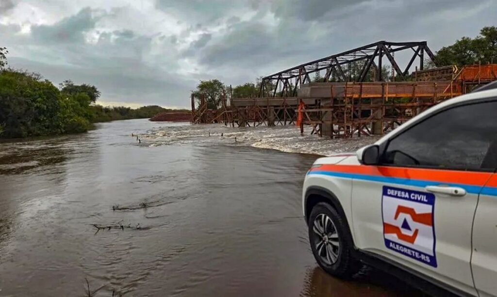 Estado do Rio Grande do Sul enfrenta cenário de devastação com mais de 200 cidades atingidas por fortes chuvas