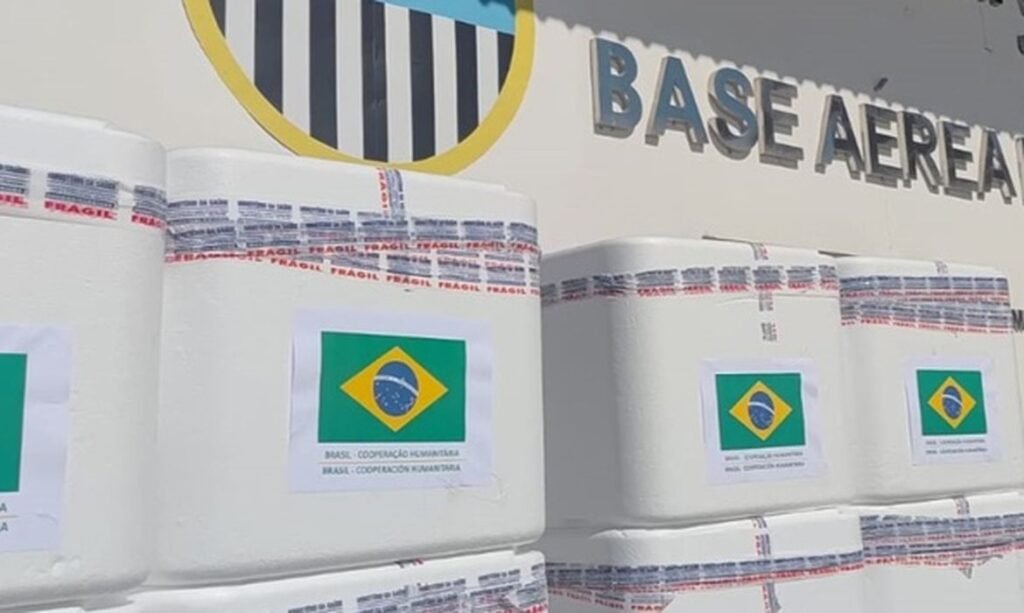 690 Mil vacinas do Brasil chegam à Venezuela em apoio após terremotos