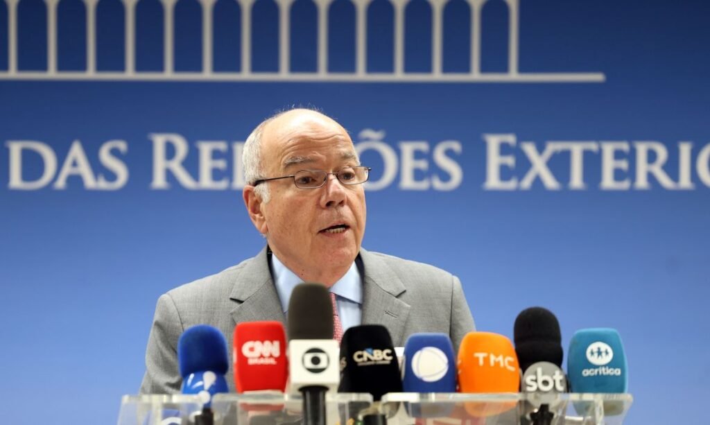 Negociações com EUA: Mauro Vieira denuncia exigência de 'capitulação' do Brasil