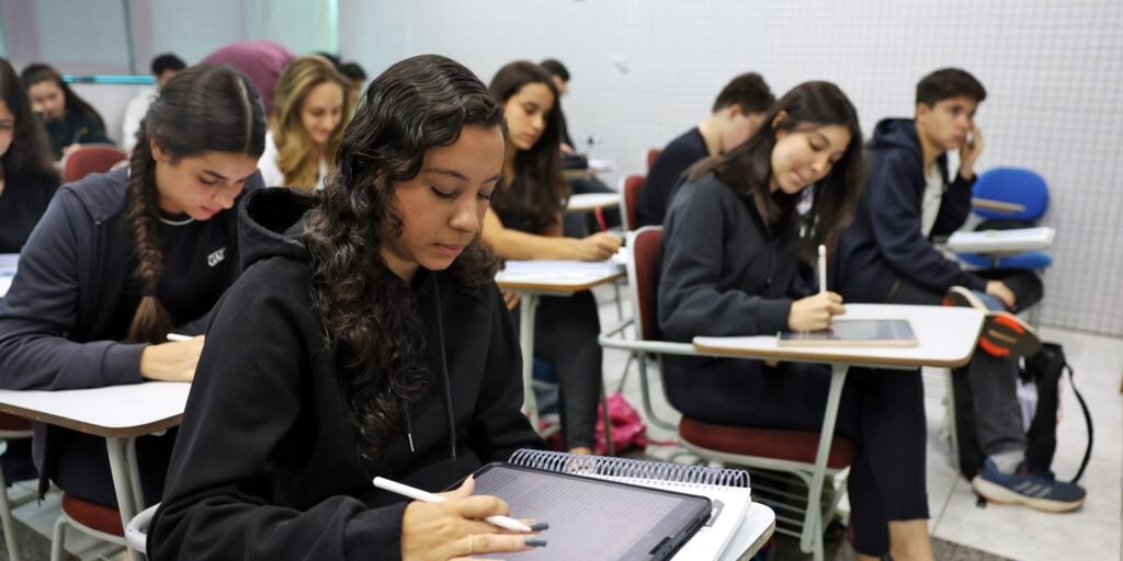 MEC divulga lista de pré-selecionados do Fies 2026 para o 2º semestre; veja prazos