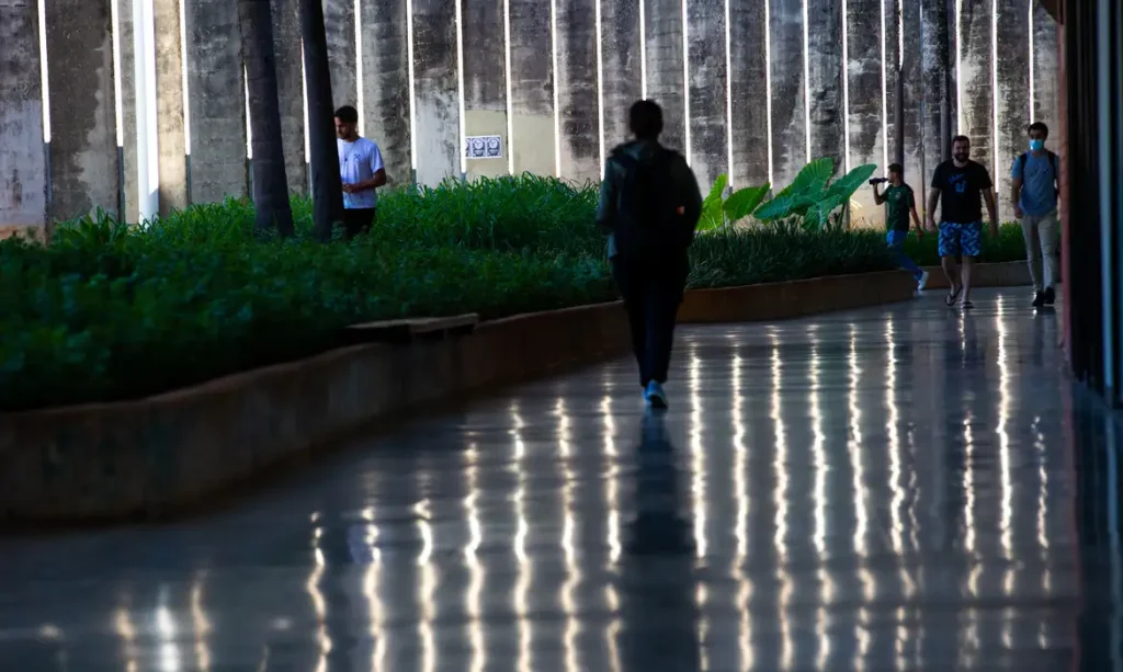 Prazo final para universidades federais solicitarem Cuidotecas noturnas se encerra neste sábado