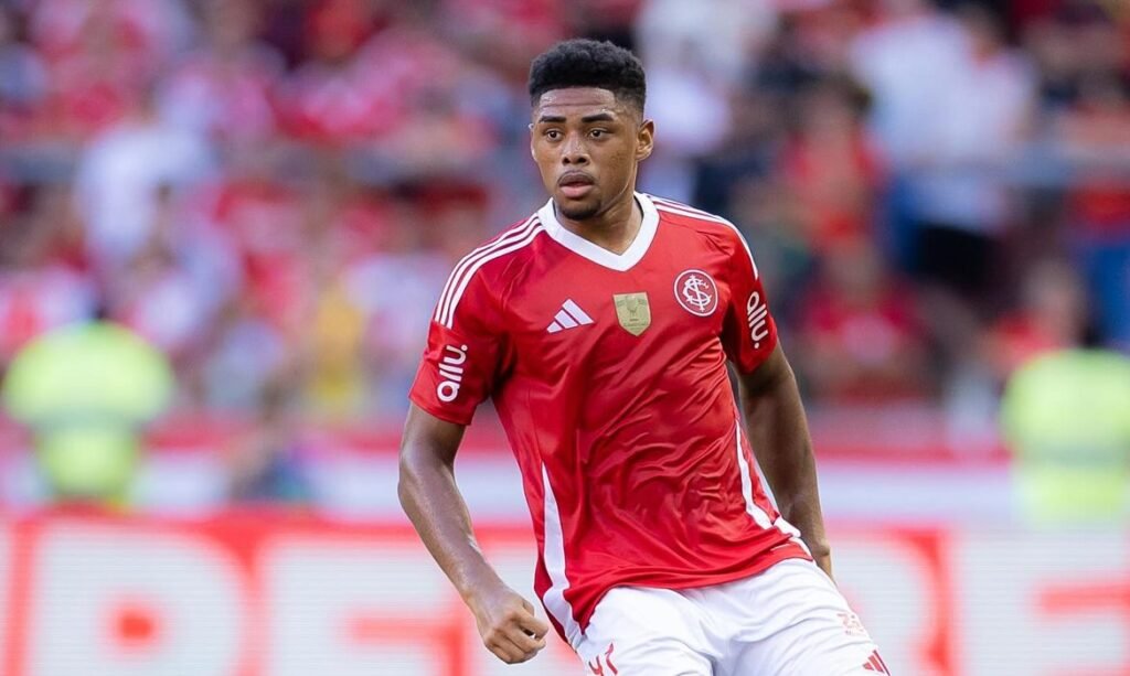 STJD suspende Victor Gabriel do Internacional após grave lesão em Gabriel Pec