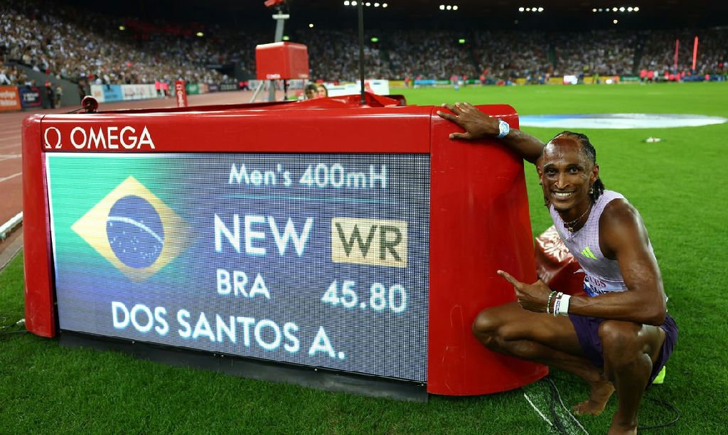 Alison dos Santos supera marca de Warholm e estabelece novo recorde mundial nos 400m com barreiras