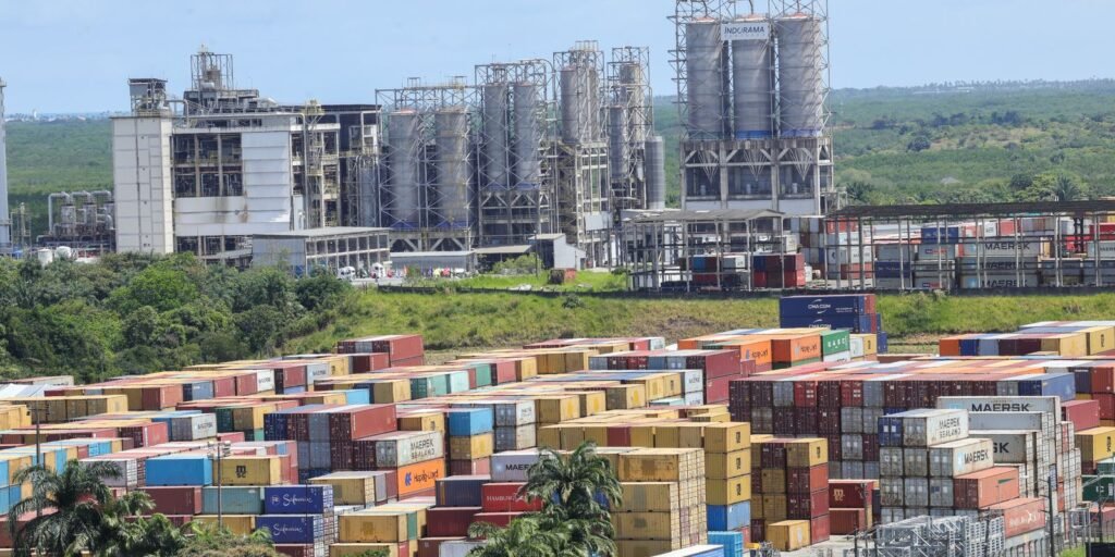 Amcham alerta contra retaliação comercial e defende diálogo com os EUA