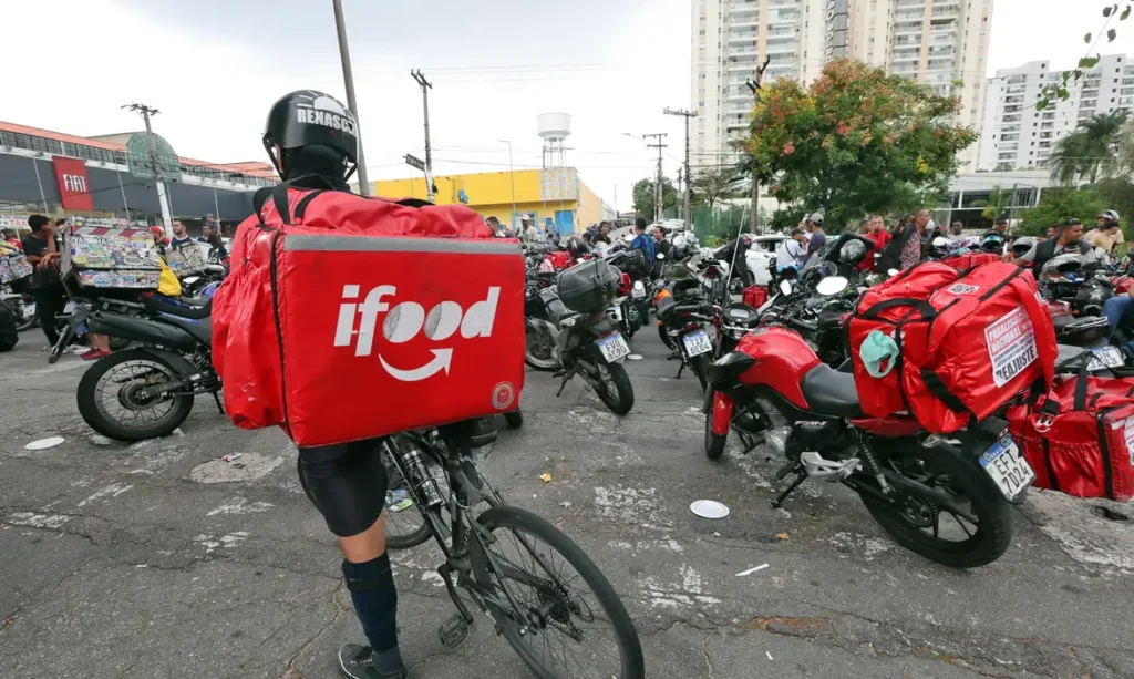 Anvisa abre caminho para venda de medicamentos online em plataformas como iFood e Rappi