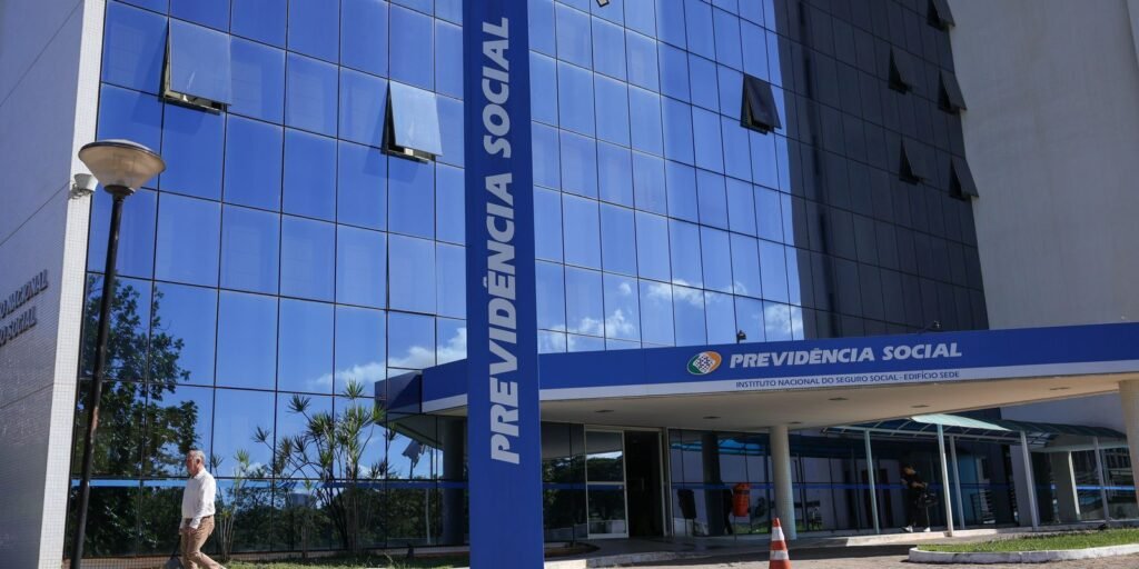 Aposentados podem contratar consignado do INSS sem biometria facial