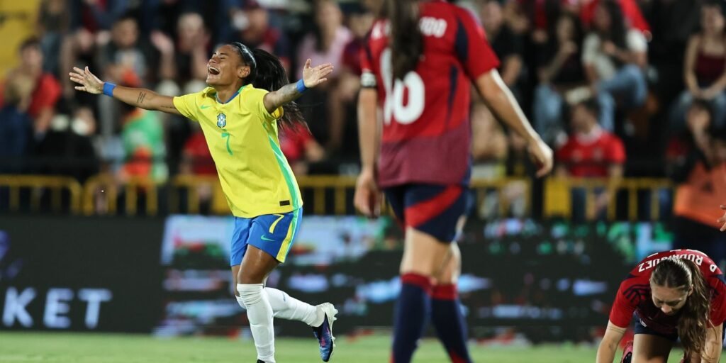 Câmara aprova novas diretrizes para impulsionar o futebol feminino no Brasil