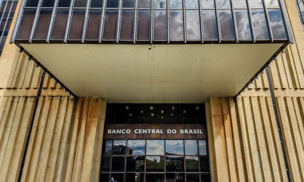 Copom inicia reunião decisiva sobre a taxa Selic com mercado de olho em possível corte