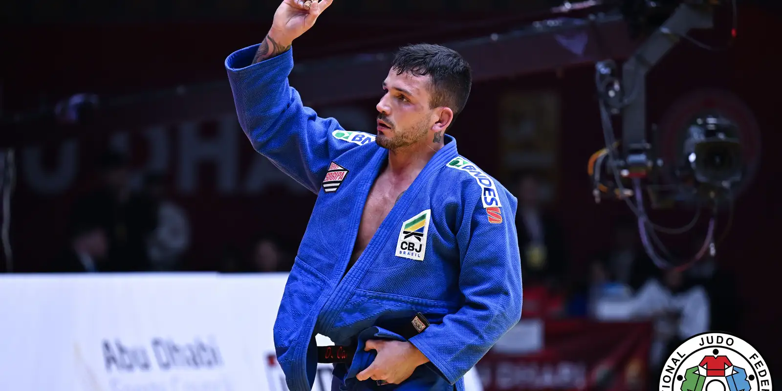 Daniel Cargnin vira sobre russo e fatura o ouro no Grand Slam de Lausanne de judô