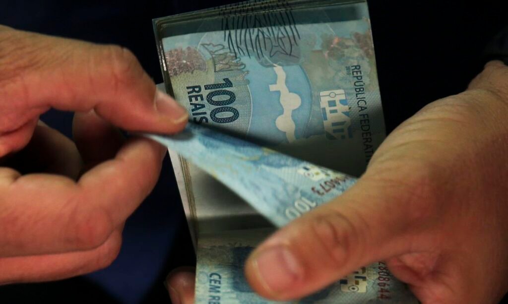 Desenrola Adimplentes: programa de crédito com juros baixos para trabalhadores informais entra em vigor