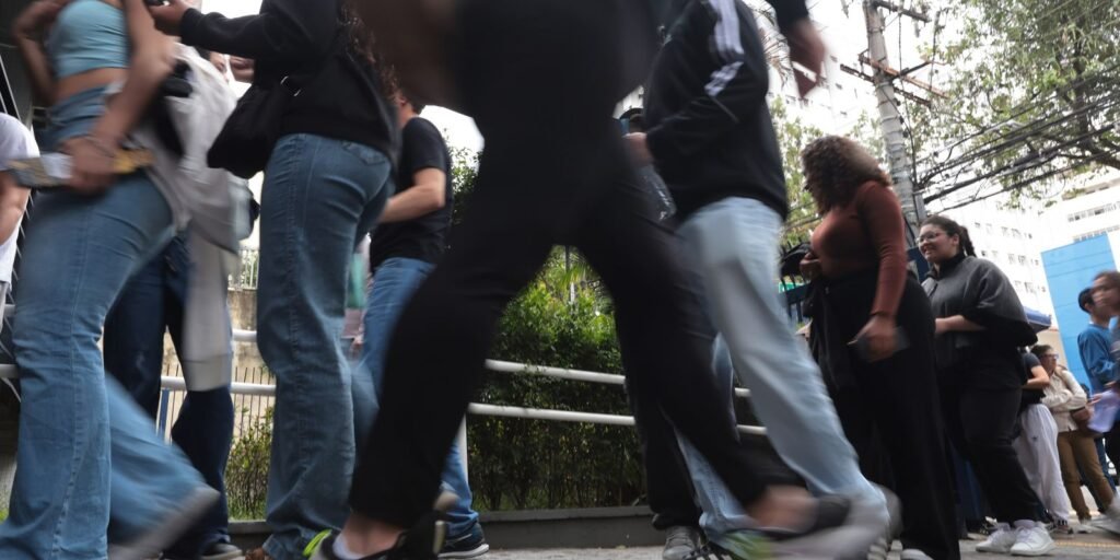 Encceja 2026: provas nacionais neste domingo abrem caminho para certificação