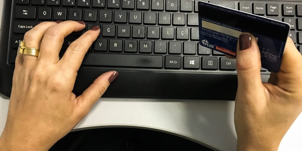 Governo Federal regulamenta e-commerce em compras públicas e amplia acesso para Meis