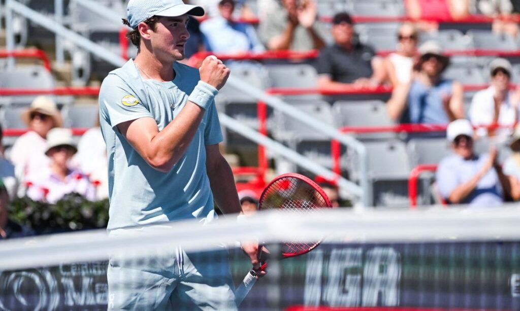 João Fonseca surpreende Tsitsipas e quebra jejum brasileiro no Masters 1000 de Montreal