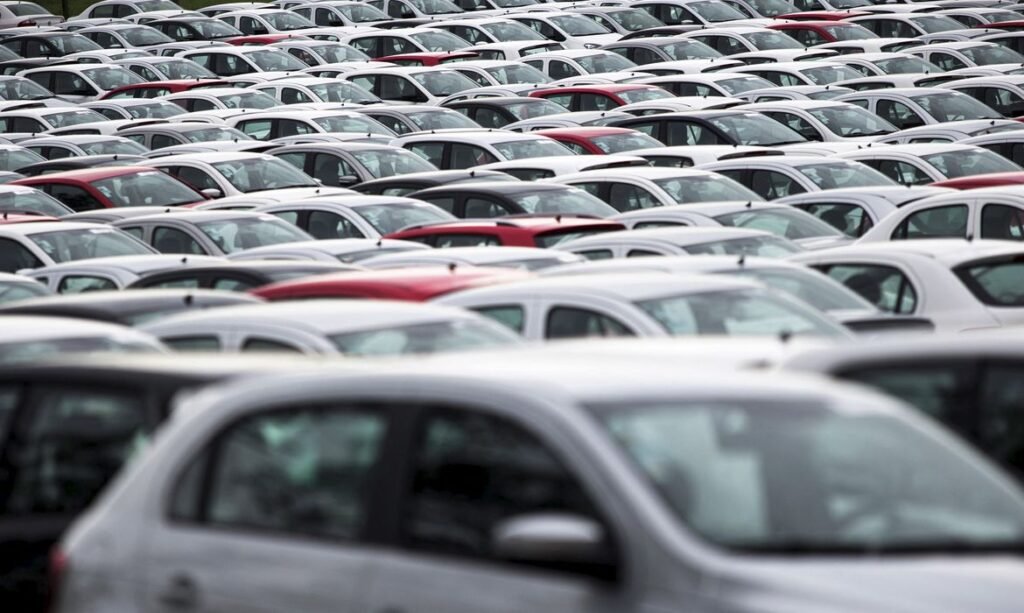 Mercado automotivo brasileiro registra alta de 10% nos emplacamentos de veículos em julho