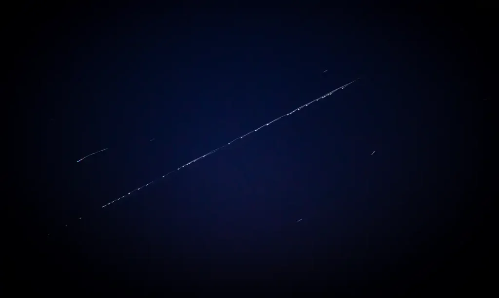 Proliferação de satélites ameaça observações astronômicas e o estudo do cosmos