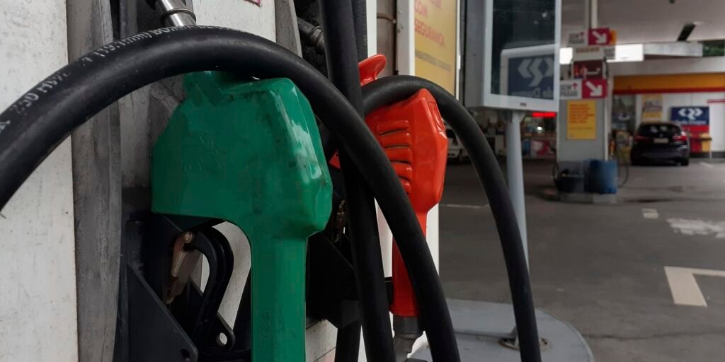 Refinaria de Mataripe reduz preço da gasolina em 11,3% após nova medida federal