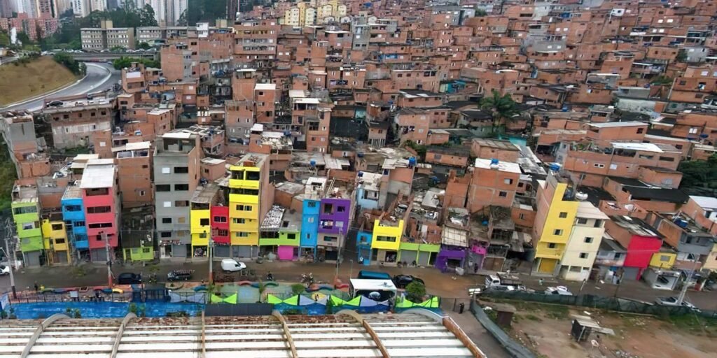 Relatório da Oxfam aponta que acúmulo de fortunas no Brasil asfixia a democracia e o poder político