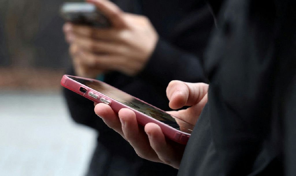 Alerta: apostas online seduzem jovens e impulsionam dependência no Brasil