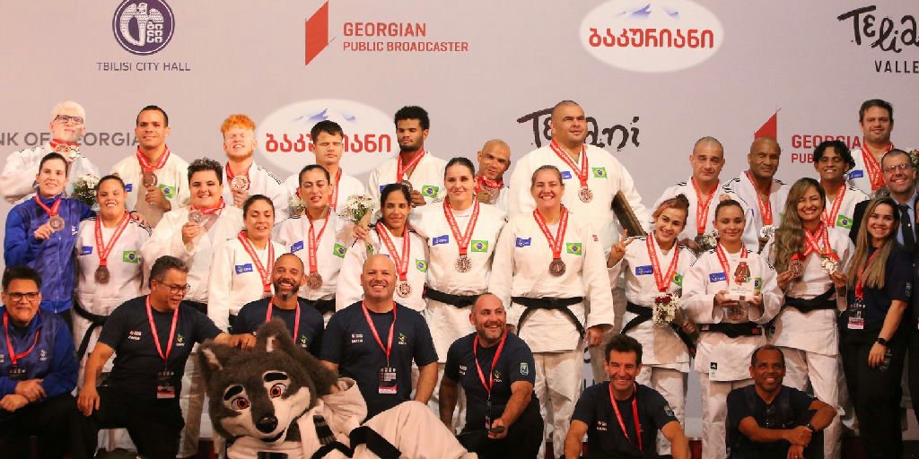 Brasil celebra bronzes no judô e triatlo, fechando mundiais paralímpicos com 12 medalhas