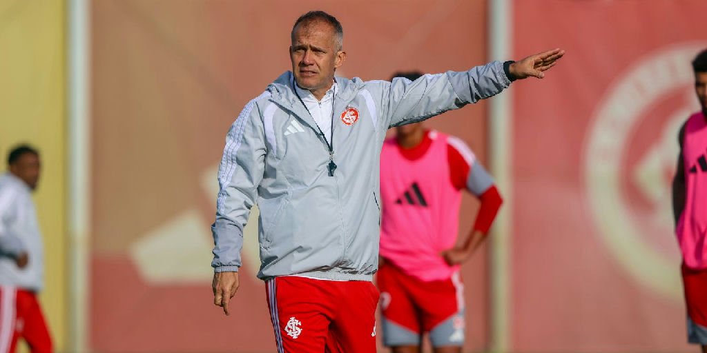 Eduardo Baptista assume Internacional com missão de tirar clube da zona de rebaixamento