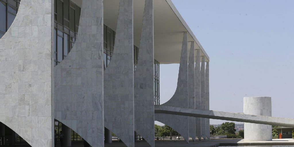 Governo federal sanciona isenção de imposto para compras internacionais de até 50 dólares