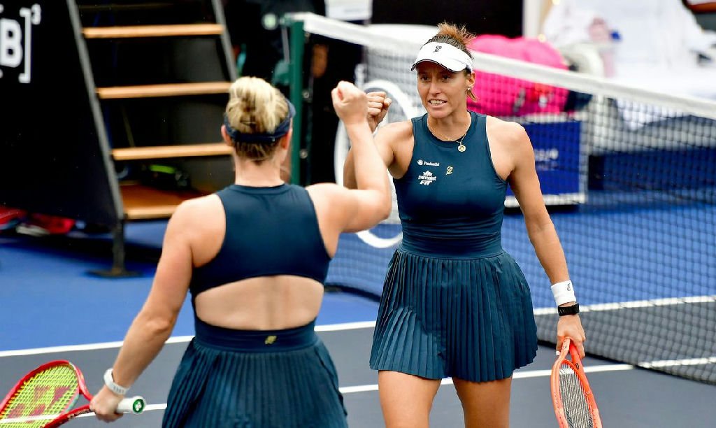 Luisa Stefani conquista bicampeonato de duplas no SP Open