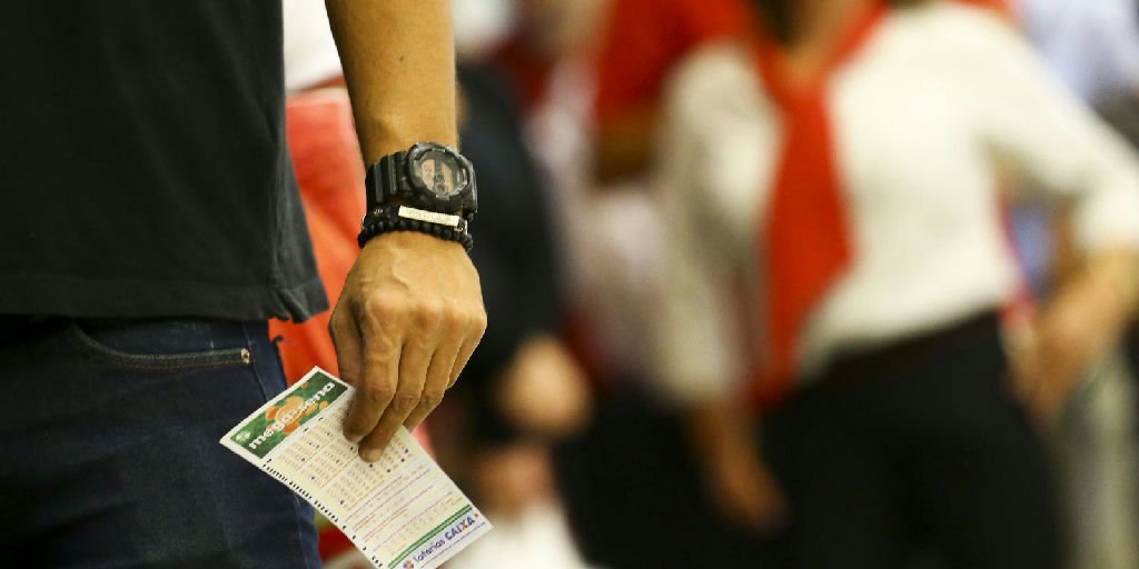 Mega-sena acumula e prêmio sobe para R$ 48 milhões