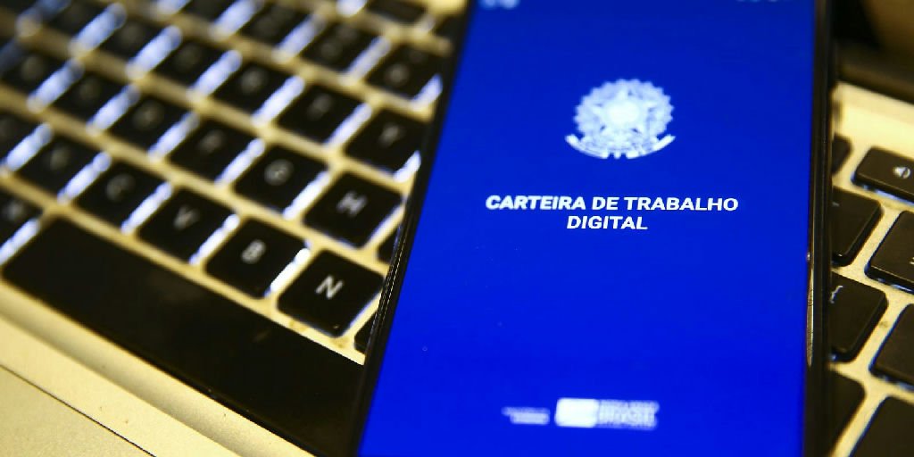 Mercado de trabalho brasileiro alcança marcos históricos com taxa de desemprego em 5,3%