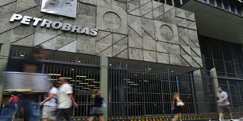 Petrobras fecha contrato de longo prazo para importar gás natural liquefeito dos EUA