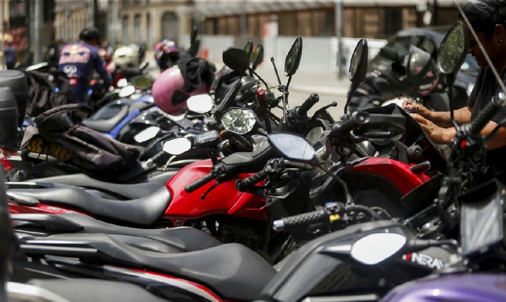 Programa Move Brasil garante crédito permanente para veículos novos de motoristas, taxistas e entregadores
