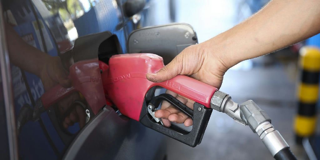 Subsídio de R$ 2,12 ao diesel é mantido pela Fazenda para estabilizar preços