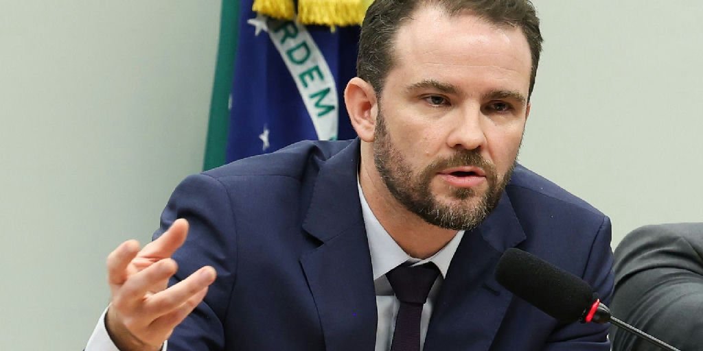 Imposto Seletivo: governo finaliza acordo e enviará MP ao Congresso após eleições