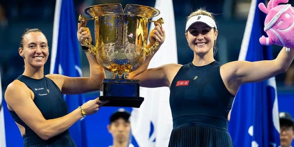 Luisa Stefani e Gabriela Dabrowski conquistam o WTA 1000 de Pequim, o quinto título da dupla em 2026