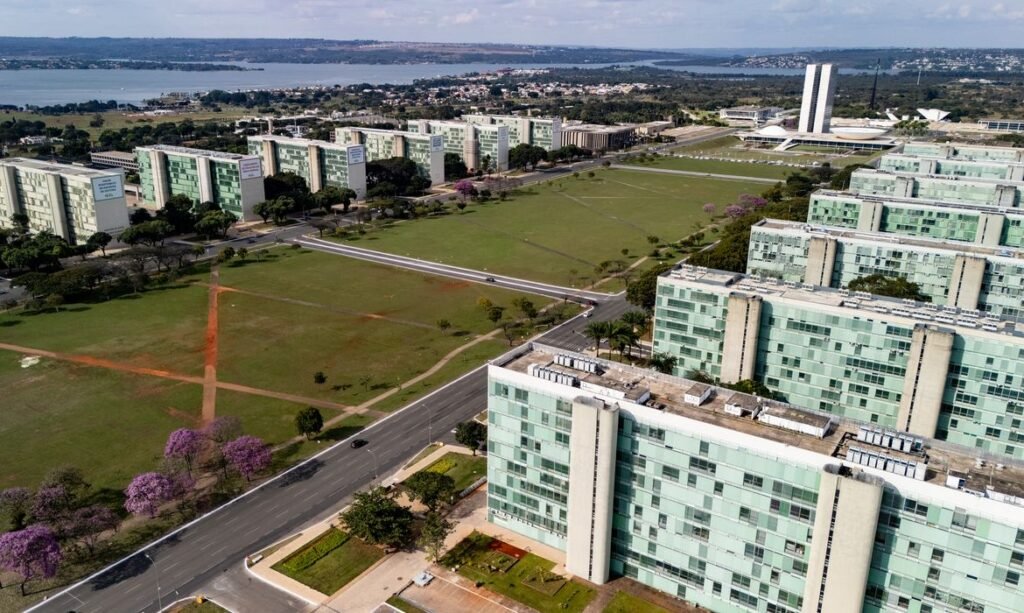 Sexta-feira terá ponto facultativo para servidores públicos antes do feriado