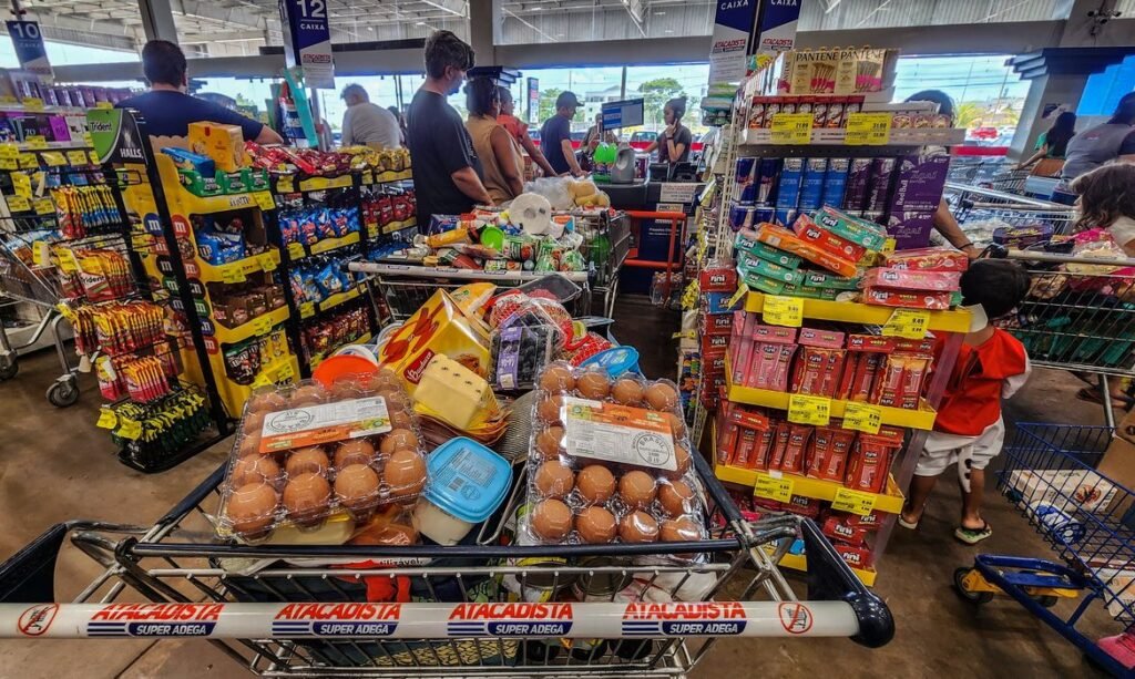 Supermercados registram alta nas vendas de comida no Brasil com o fim das bets segundo a Abras