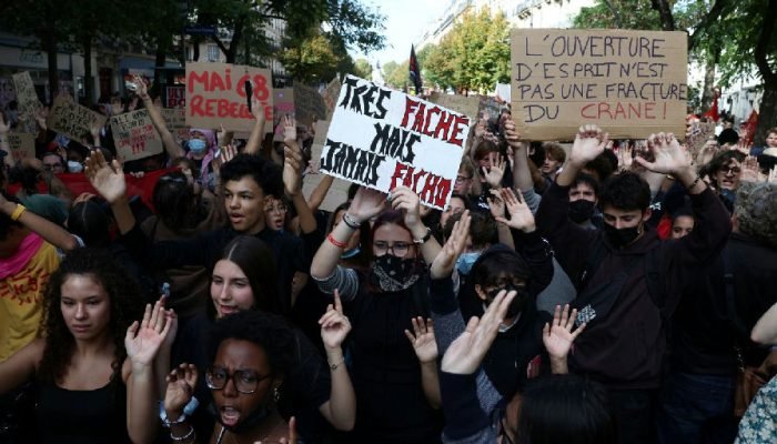 Alunos e professores protagonizam maior mobilização na França por educação