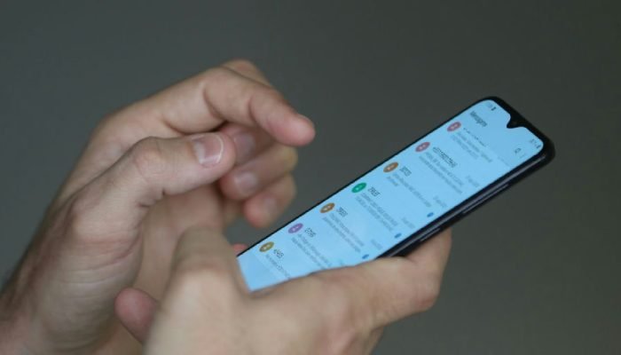 Anatel alerta STF sobre risco de colapso da rede móvel com internet grátis nas eleições