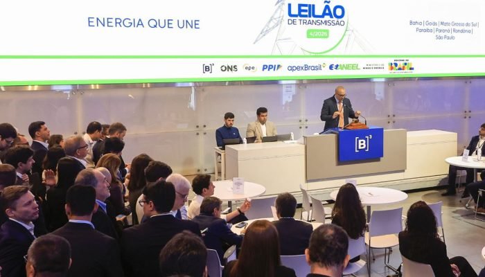 Aneel realiza leilão disputado de transmissão de energia na capital paulista