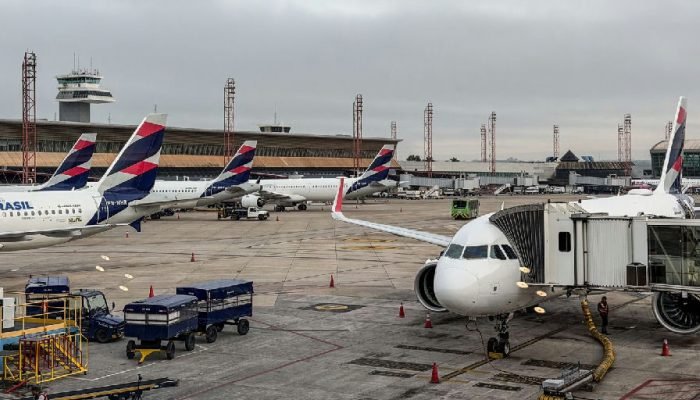 Anvisa renova diretrizes de segurança sanitária para aeroportos e aeronaves no Brasil