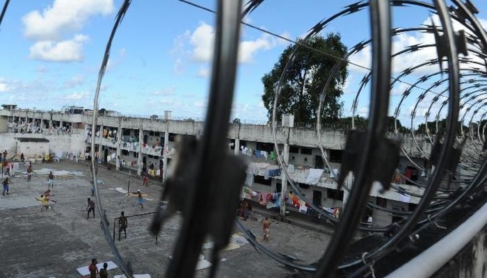 Apreensões em presídios do Rio revelam sofisticação de facções criminosas