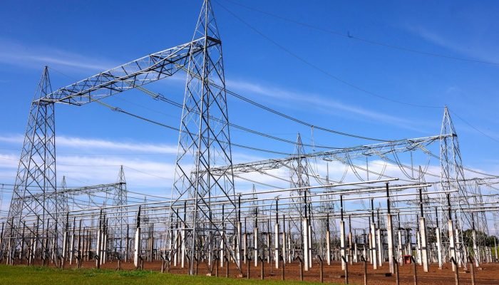 Bandeira tarifária amarela persiste em agosto e mantém custo extra na conta de luz