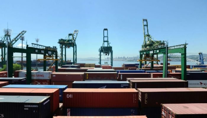 Brasil e EUA marcam reunião para negociar fim de sobretaxas comerciais