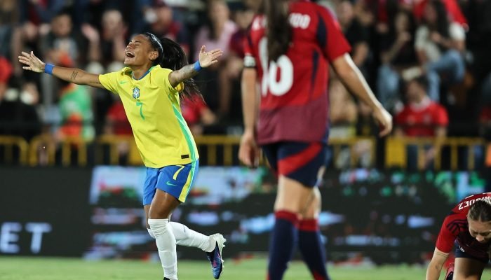 Câmara aprova novas diretrizes para impulsionar o futebol feminino no Brasil