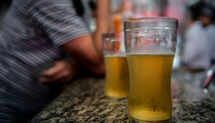 Consumo de álcool e tabaco pode levar à cegueira, alertam especialistas em neuro-oftalmologia