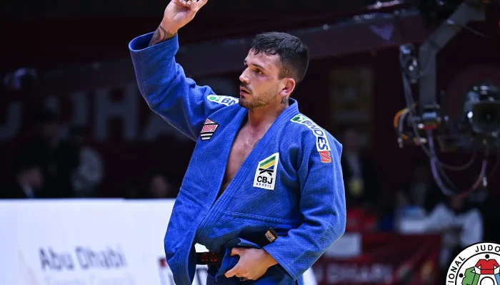 Daniel Cargnin vira sobre russo e fatura o ouro no Grand Slam de Lausanne de judô