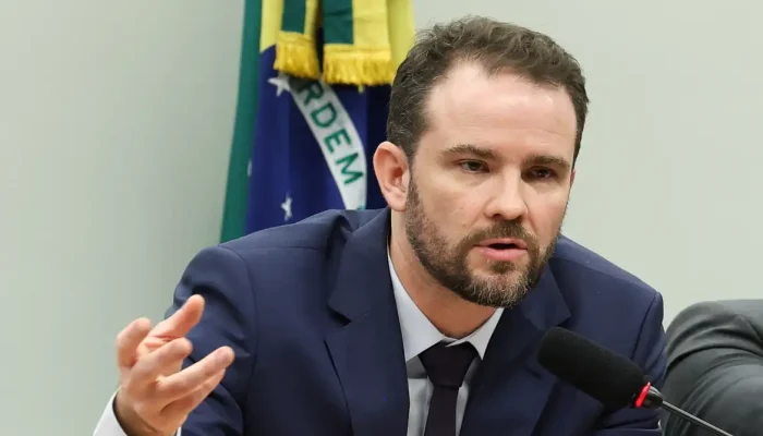 Dario Durigan aponta juros como principal motor do aumento da dívida pública brasileira