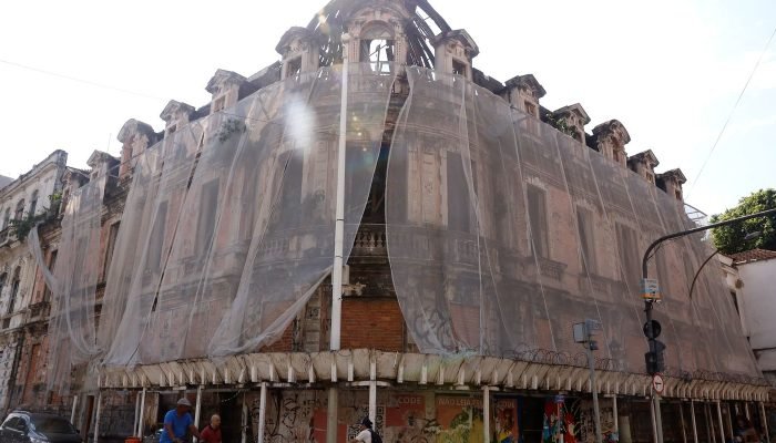 Degradação e denúncias marcam o abandono do Palacete Imperial no centro do Rio desde 2008