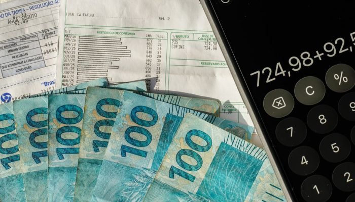 Dívida pública brasileira alcança 82,9% do PIB e setor registra déficit