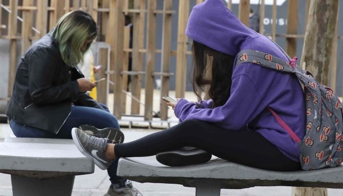 Educação na era da IA exige inclusão digital crítica, alerta especialista